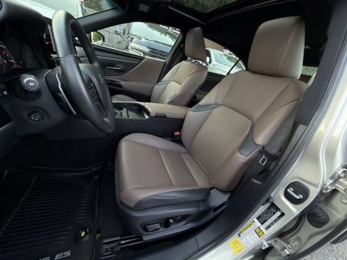 Used 2025 Lexus ES 350 w/ Premium Package FWD image 23