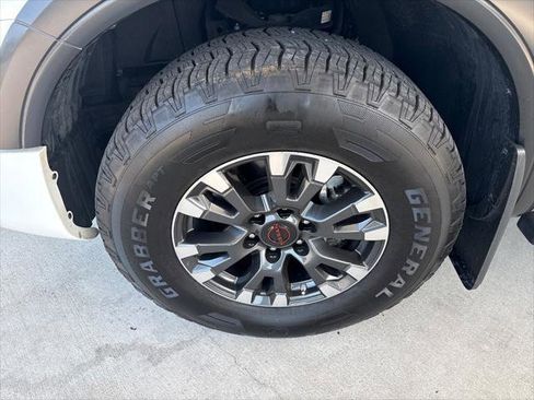 Used 2024 Nissan Titan PRO-4X w/ Pro-4x Convenience Package AWD/4WD image 15