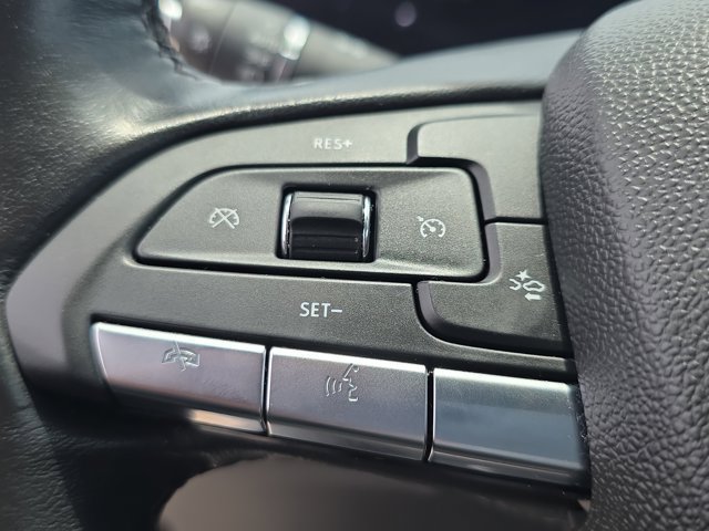 Used 2025 Cadillac XT4 Premium Luxury FWD image 28