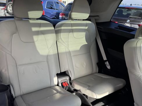 Used 2023 Volvo XC90 T8 Ultimate w/ Lounge Package image 22