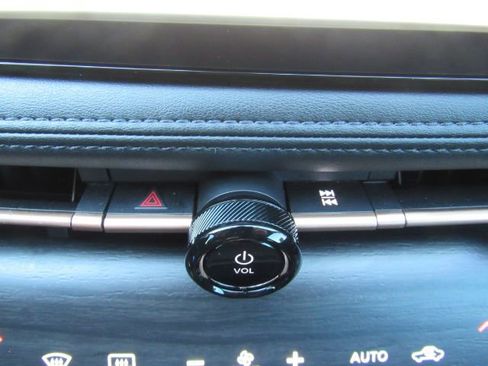 Used 2023 Nissan Ariya FWD image 41