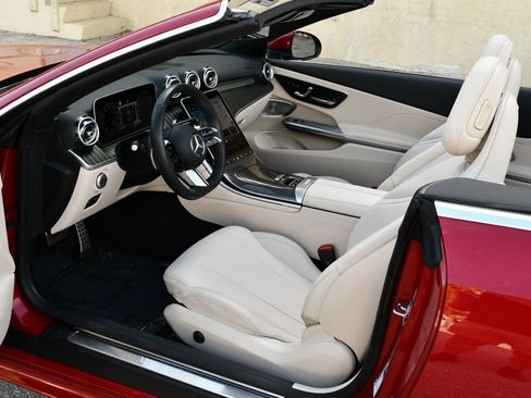 Used 2024 Mercedes-Benz CLE 300 4MATIC Cabriolet image 59
