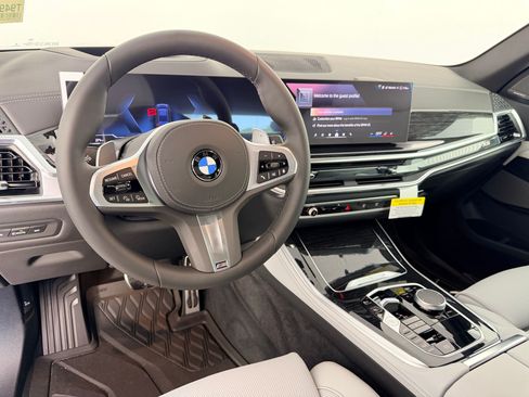 New 2026 BMW X5 xDrive40i w/ M Sport Package AWD/4WD image 4