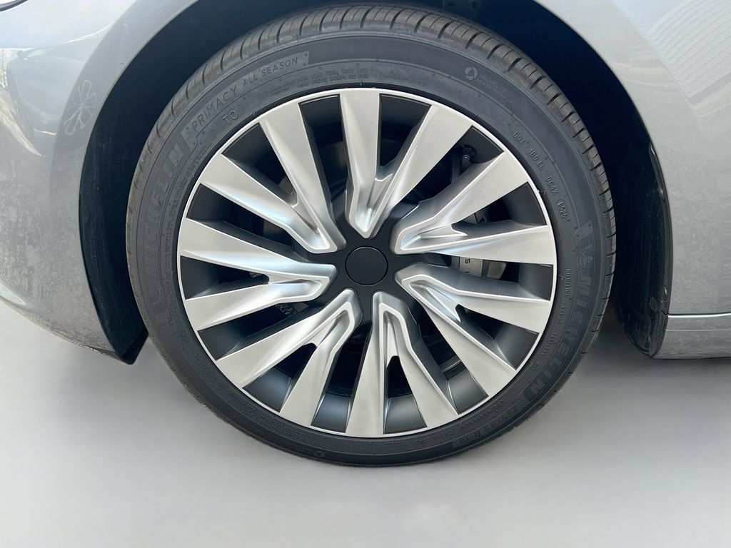Used 2025 Tesla Model 3 Long Range RWD image 32