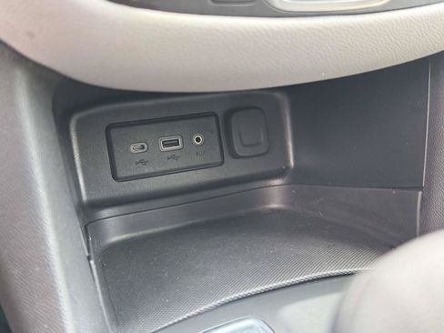 Used 2023 Chevrolet Equinox LS FWD image 14