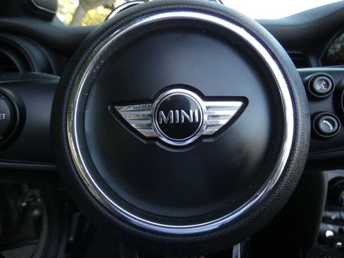 Used 2018 MINI Cooper S w/ Premium Package image 54