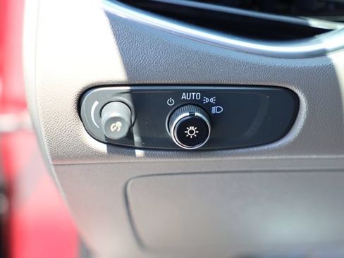 Used 2019 Chevrolet Malibu LT FWD image 15