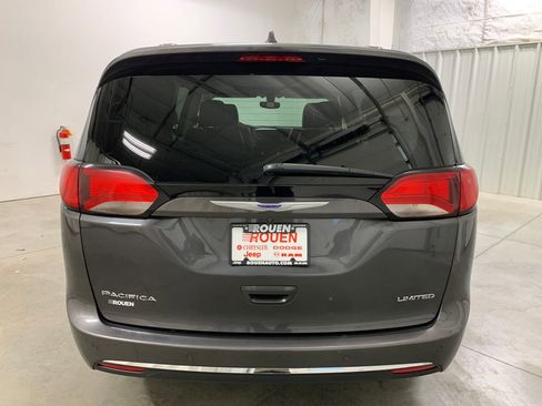 Used 2020 Chrysler Pacifica Limited image 7