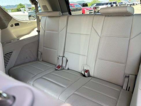 Used 2022 Cadillac Escalade Premium Luxury Platinum w/ LPO, Radiant Package AWD/4WD image 21