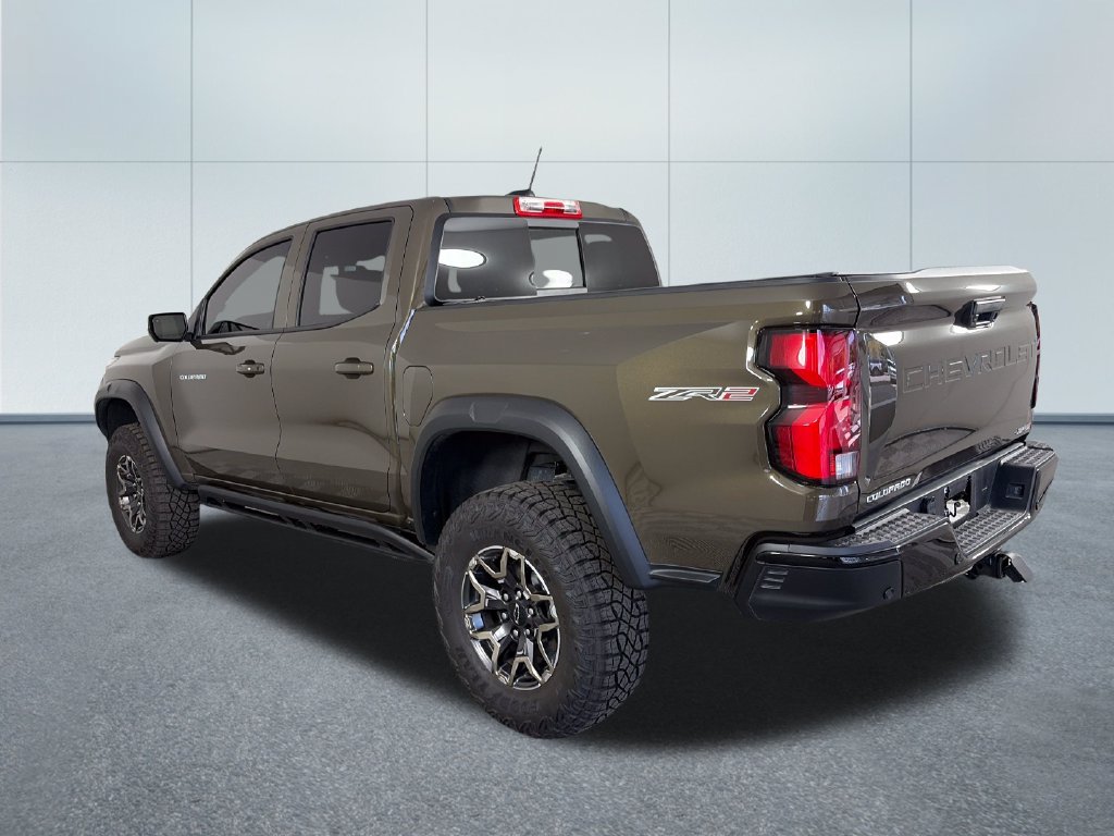 Used 2025 Chevrolet Colorado ZR2 w/ Technology Package AWD/4WD image 5