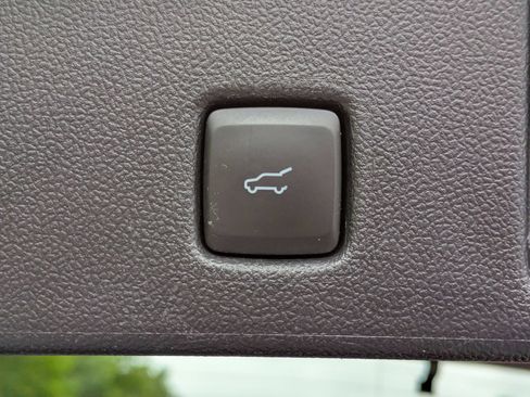 Used 2022 Ford Escape SEL w/ Technology Package AWD/4WD image 21