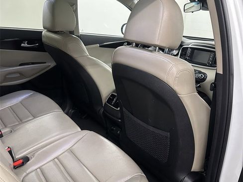 Used 2020 Kia Sorento EX image 36
