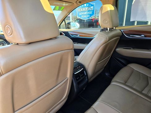 Used 2017 Cadillac XT5 Platinum image 54