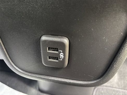 Used 2022 Chevrolet Equinox LT image 40