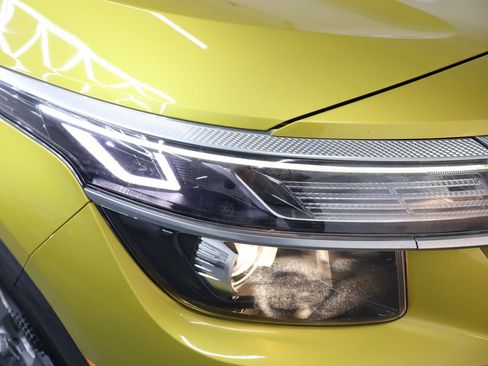 Used 2023 Kia Seltos S w/ Navigation Package FWD image 28