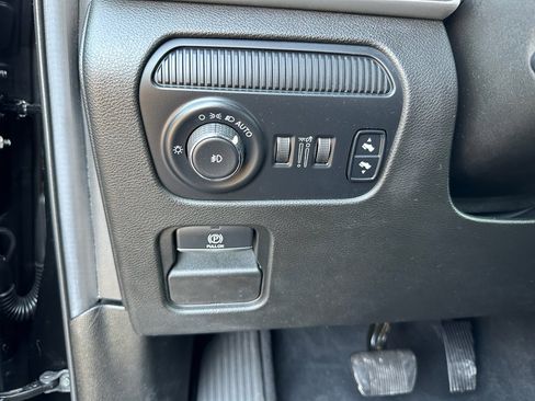 Used 2022 Jeep Wagoneer Series III w/ Premium Group I image 26