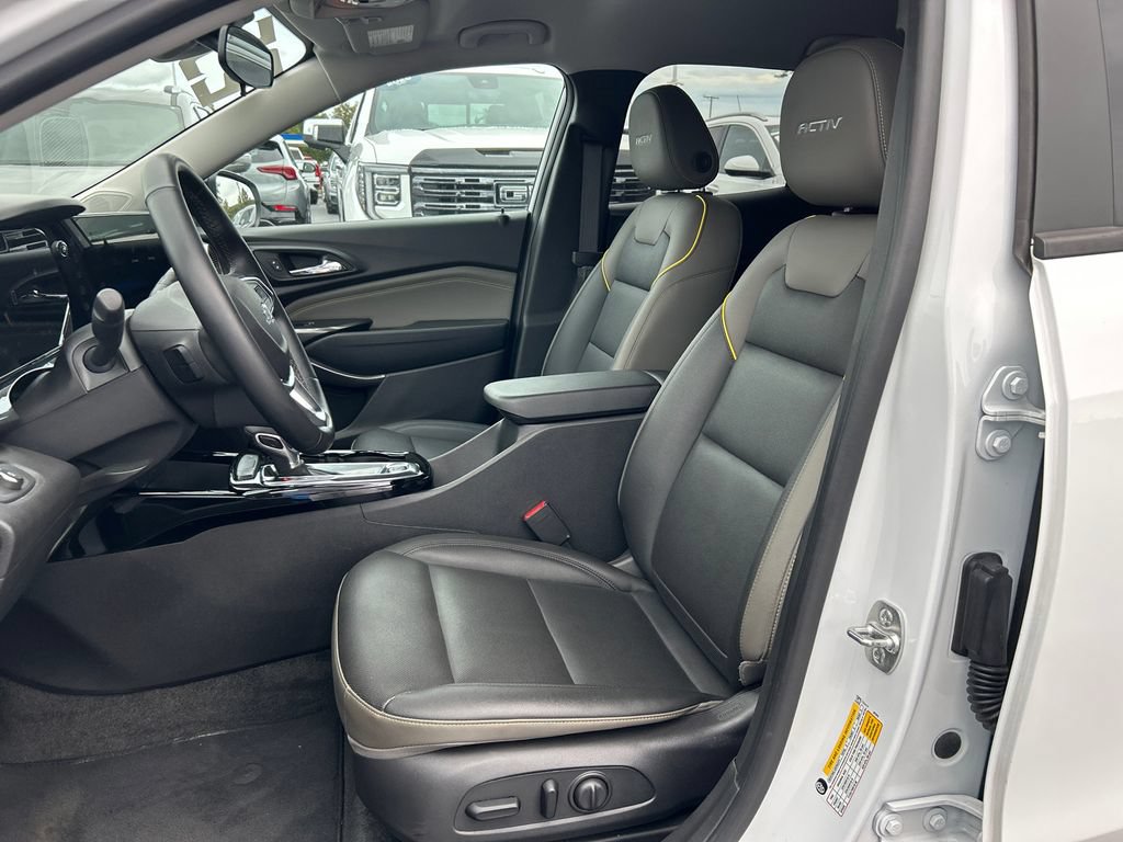 Certified 2025 Chevrolet Trax ACTIV w/ Driver Confidence Package FWD image 16