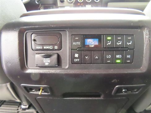 Used 2014 Toyota Sequoia Limited image 34