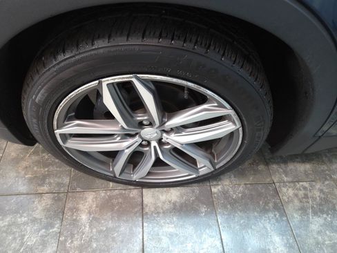 Used 2019 Cadillac XT4 Sport AWD/4WD image 35