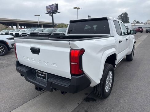 Used 2025 Toyota Tacoma SR image 6