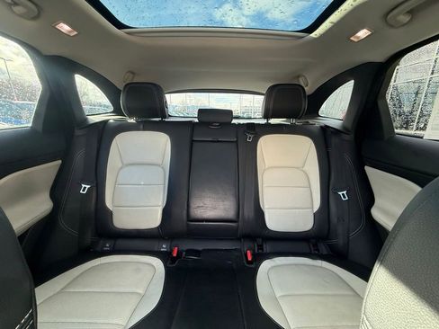 Used 2017 Jaguar F-PACE R-Sport image 22