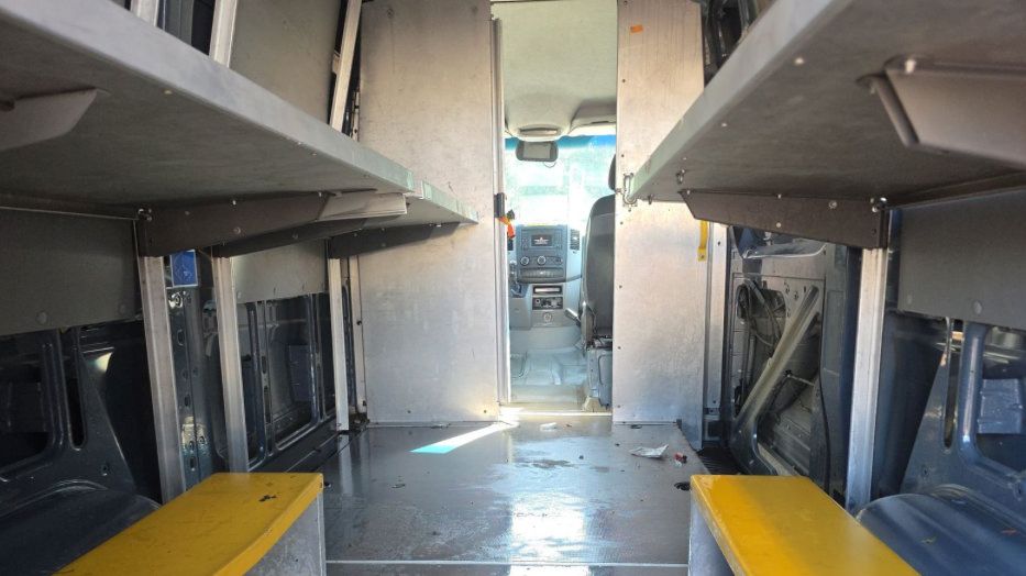 Used 2018 Mercedes-Benz Sprinter 2500 image 9