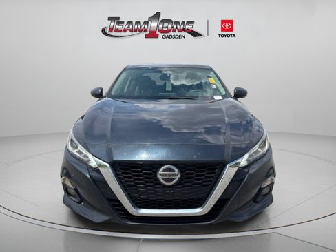 Used 2020 Nissan Altima 2.5 SL FWD image 2
