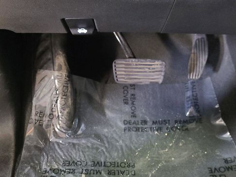 Used 2024 Chevrolet Silverado 2500 LTZ w/ LTZ Convenience Package image 38