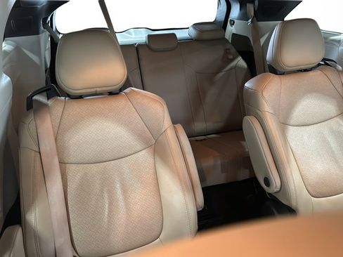 Used 2023 Toyota Sienna Limited AWD/4WD image 15