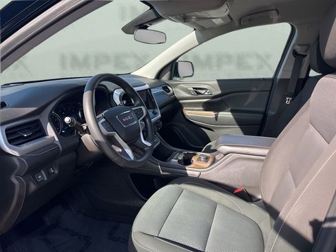 Used 2023 GMC Acadia SLE image 9