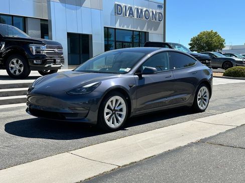 Used 2023 Tesla Model 3 Standard Range RWD image 2