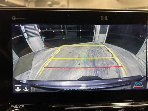 Used 2022 Toyota Highlander Limited image 22