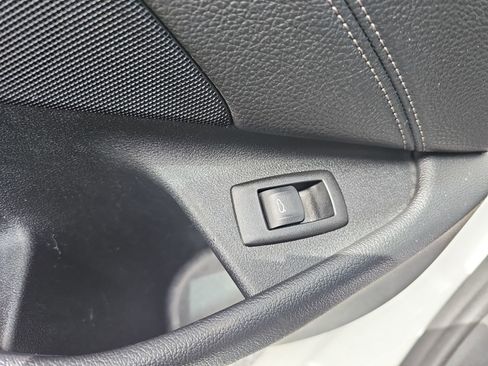 Used 2019 BMW 540i w/ Convenience Package image 33