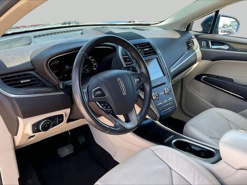 Used 2017 Lincoln MKC Reserve FWD image 18