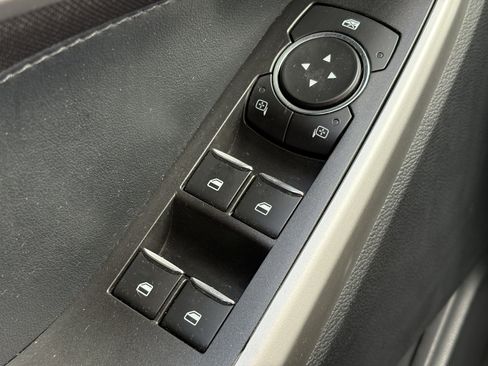 Used 2020 Ford Explorer XLT image 31