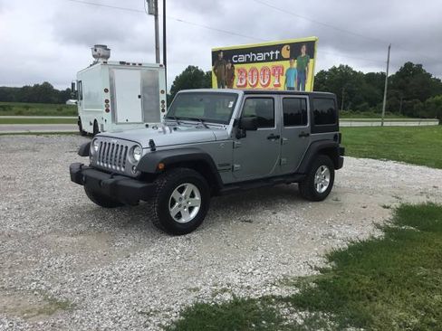 Used 2016 Jeep Wrangler Unlimited Sport w/ Quick Order Package 24S AWD/4WD image 8