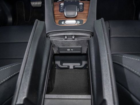 Certified 2025 Mercedes-Benz GLS 450 4MATIC image 28