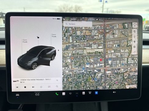 Used 2021 Tesla Model Y Long Range image 11