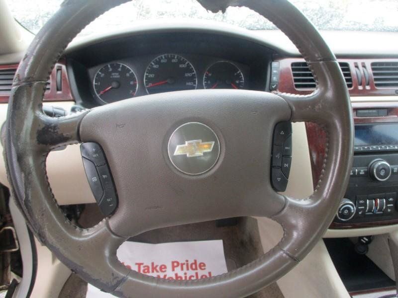 Used 2008 Chevrolet Impala LT w/ Luxury Edition Package FWD image 12