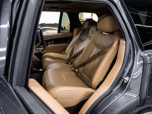 Used 2023 Land Rover Range Rover Autobiography image 45