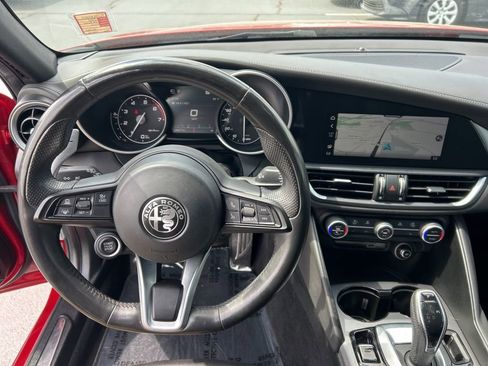 Used 2023 Alfa Romeo Giulia Veloce image 6