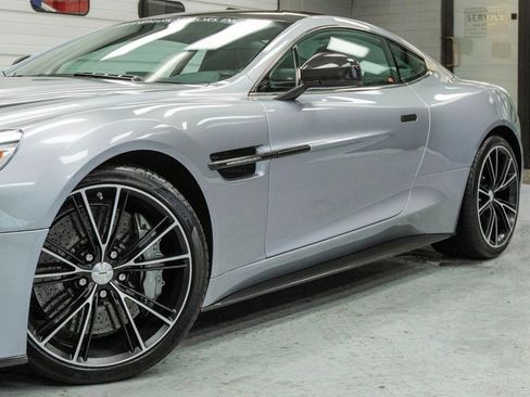 Used 2014 Aston Martin Vanquish Coupe image 20