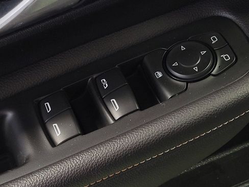 Used 2021 GMC Terrain SLE w/ Elevation Edition image 27