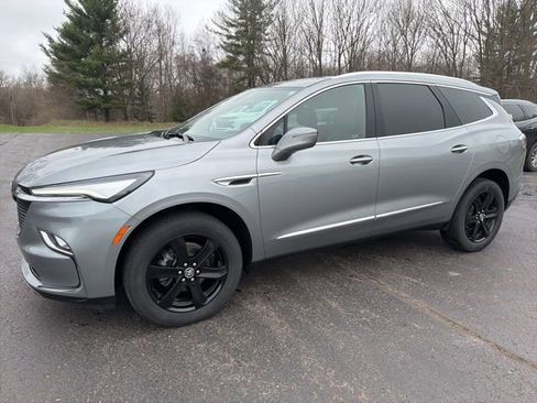 Certified 2024 Buick Enclave Essence w/ Sport Touring Edition image 7