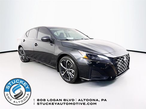 Used 2023 Nissan Altima 2.5 SR w/ SR Premium Package AWD/4WD image 1