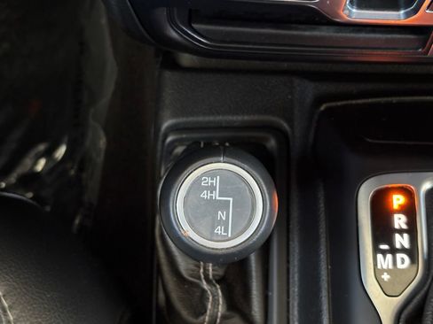 Used 2020 Jeep Gladiator Overland AWD/4WD image 17