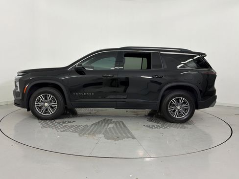 Used 2026 Chevrolet Traverse LT FWD image 2