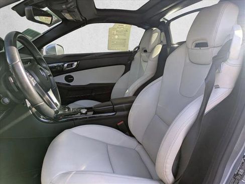 Used 2015 Mercedes-Benz SLK 250 image 15