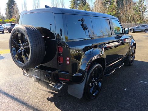 Used 2025 Land Rover Defender 110 X-Dynamic SE image 7