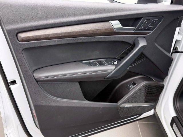 Certified 2023 Audi Q5 Premium Plus w/ Premium Plus Package AWD/4WD image 16